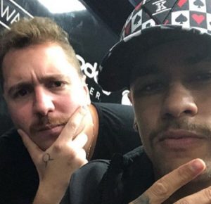 Neymar Jr Adota Novo Visual E Exibe Bigode Grosso AjuFest Br